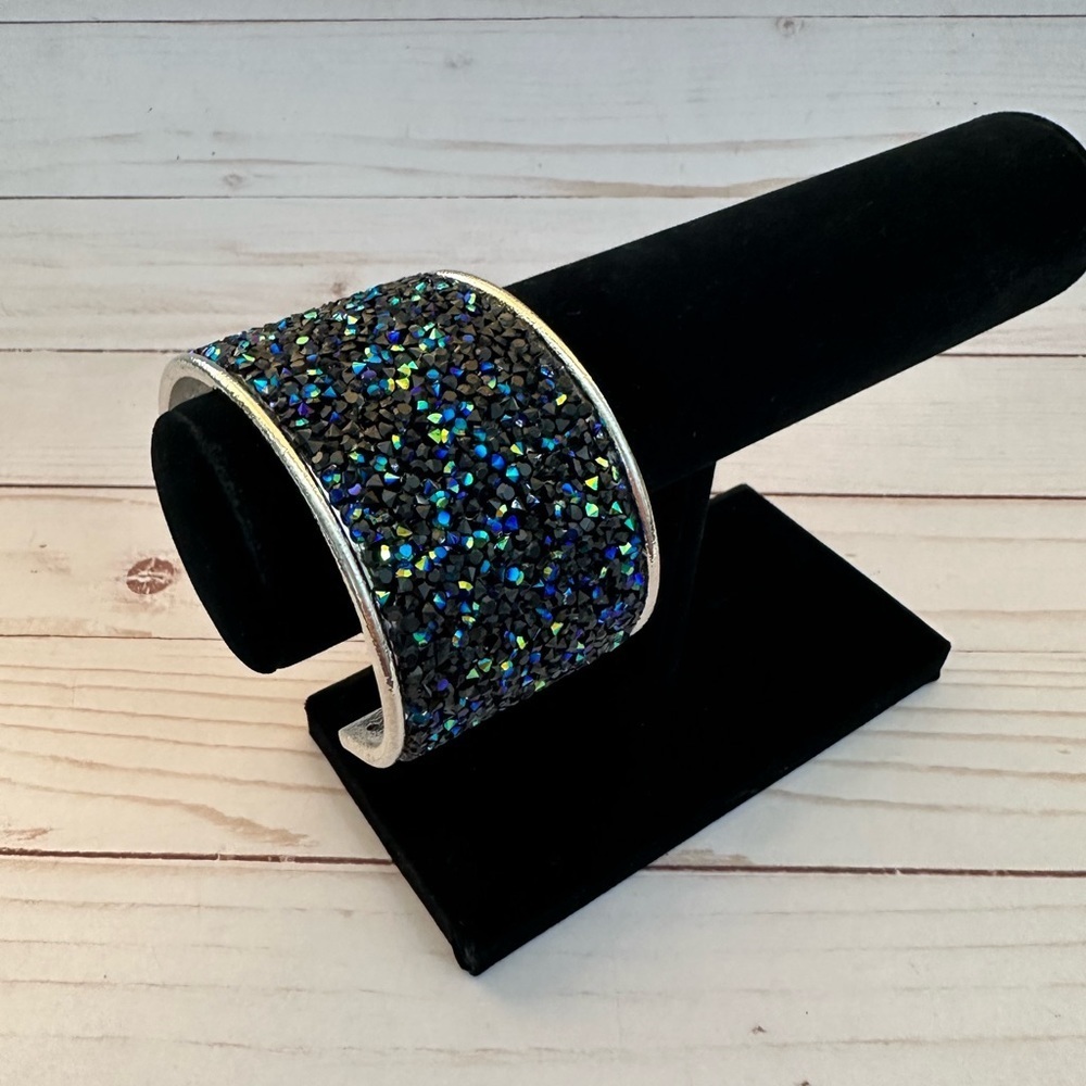 Large Cuff With Sparkling Stones Brand New - Picture 1 of 8